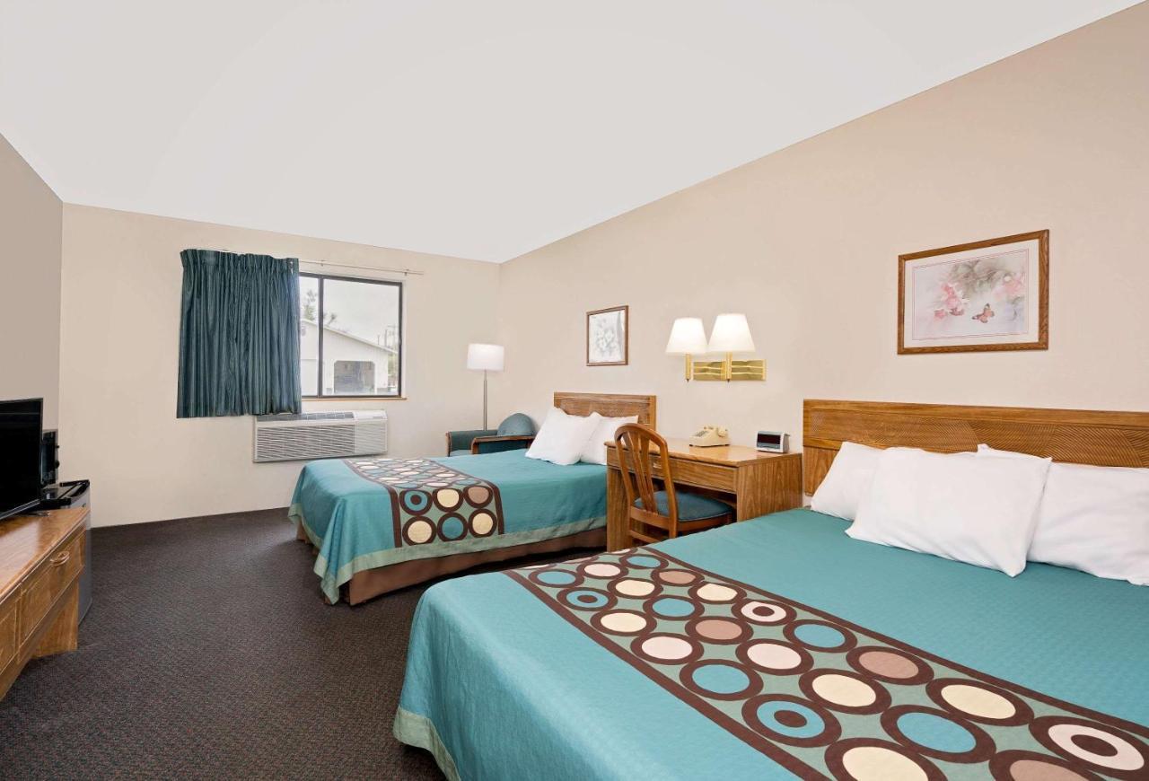 Super 8 By Wyndham Long Prairie Motel Luaran gambar