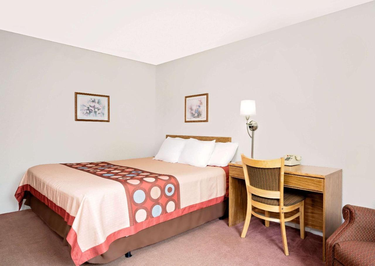Super 8 By Wyndham Long Prairie Motel Luaran gambar