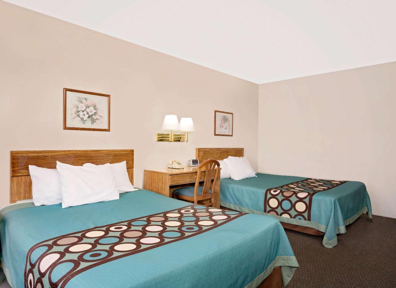 Super 8 By Wyndham Long Prairie Motel Luaran gambar