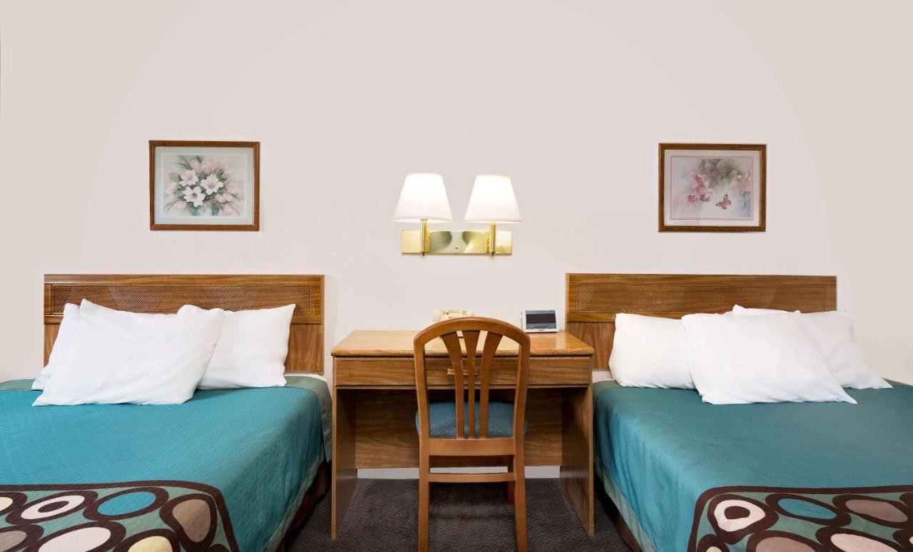 Super 8 By Wyndham Long Prairie Motel Luaran gambar